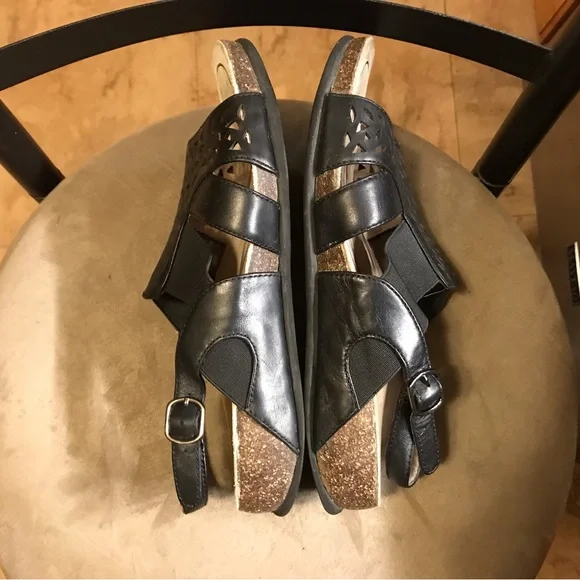 Abeo Womens Sandels - Picture 3 of 4